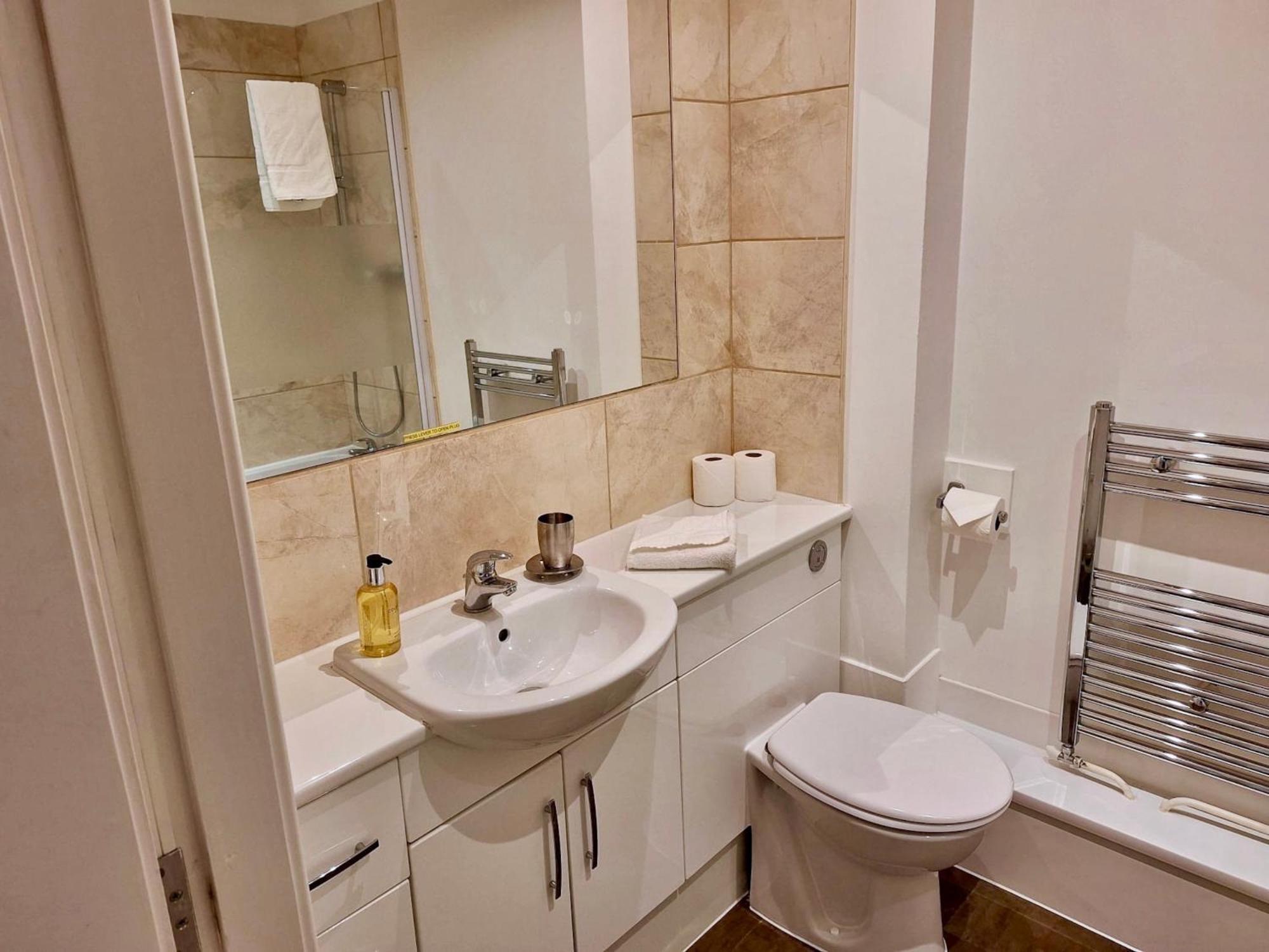 Your Space Apartments - Market Rise Кембридж Экстерьер фото